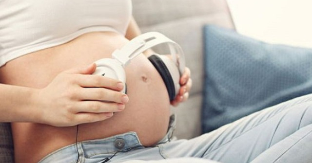 Em bé trong bụng thích và ghét những loại âm thanh nào, mẹ bầu nên biết để lựa cho bé nghe!