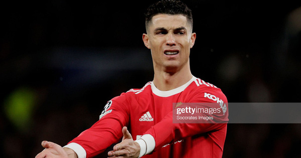 Man United nhận liền 2 tin dữ, Ronaldo đối mặt hoàn cảnh thê thảm nhất trong sự nghiệp