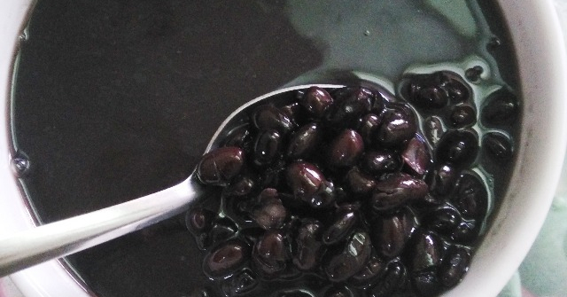 Khi nấu chè đỗ đen thường nát hạt, nhanh tay thêm 1 thìa này hạt nào cũng căng tròn bùi bở lại thanh mát giải nhiệt