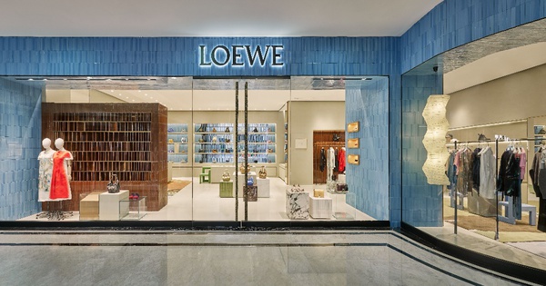 LOEWE ra mắt cửa hàng đầu tiên tại TTTM Union Square, TP.HCM