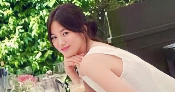 Song Hye Kyo cực xinh trong hình ảnh chất lượng thấp, ăn vận đơn giản vẫn nổi bật
