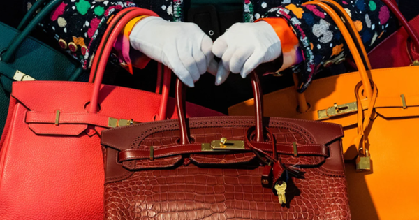 Chiếc túi đắt giá nhất hành tinh được đấu giá hơn 9 tỷ đồng: Không chỉ là túi, Hermès Birkin còn là biểu tượng của giàu có và quyền lực