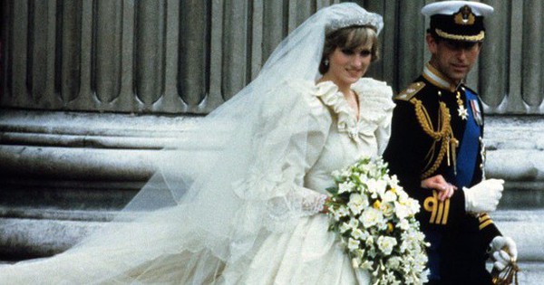 Nhà thiết kế váy cưới của Vương phi Diana từng suýt “ngất xỉu” khi thấy cô dâu xuất hiện trên TV
