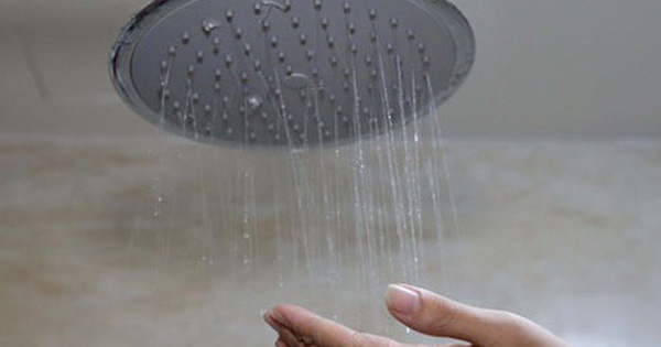 Chuyên gia chỉ ra các sai lầm khi tắm có thể gây hại, thậm chí tiềm ẩn nguy cơ đột quỵ