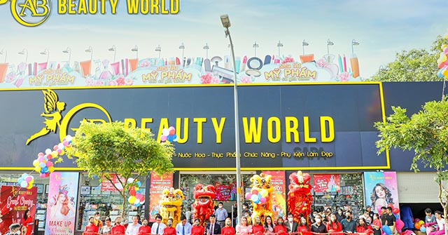 Choáng ngợp với khung cảnh mua sắm chật kín tại khai trương siêu thị mỹ phẩm AB Beauty World chi nhánh Cộng Hoà