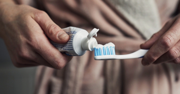 Thói quen đánh răng nhiều người mắc này có liên quan đến việc tăng nguy cơ mắc bệnh mất trí nhớ