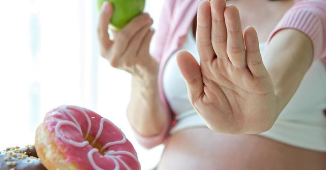 Phụ nữ có thai không nên ăn gì trong 3 tháng đầu?