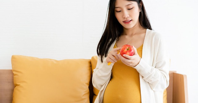 Bà bầu 3 tháng cuối nên ăn gì để vào con và dễ sinh?