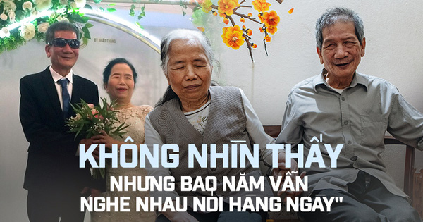 Đôi vợ chồng mù Hà Nội dắt tay nhau bán chổi và câu chuyện tình bền chặt suốt 40 năm khiến ai cũng ngưỡng mộ