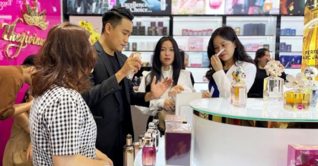 Thế Giới Nước Hoa khai trương flagship store đầu tiên tại TP.HCM, giảm giá "sốc"