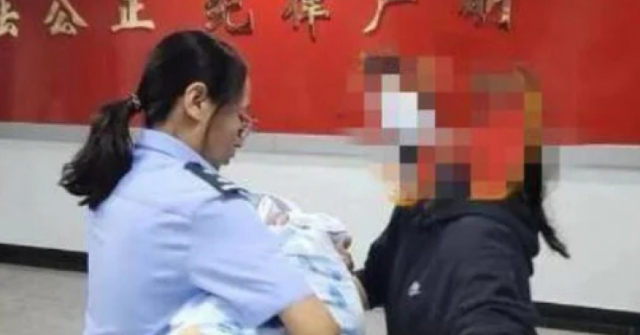 Bán con gái mới sinh với giá 100 triệu đồng, người mẹ hối hận van xin cảnh sát tìm lại con