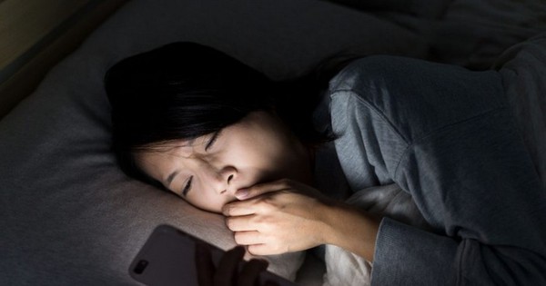 Ngủ muộn gây ra tác hại gì đối với sức khỏe?