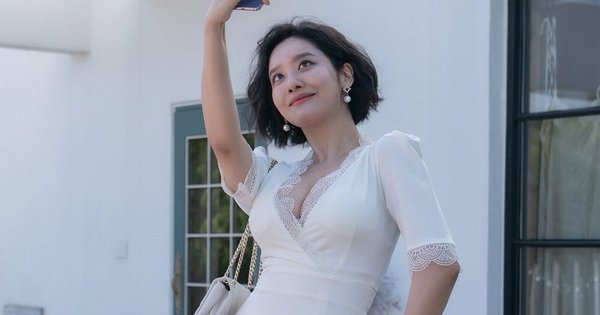 Nguyên nhân ra đời chiếc váy trắng viral của The Glory khiến netizen bùng lên lửa giận