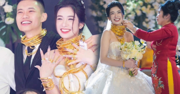 Cô dâu Thanh Hóa đeo vàng "trĩu cổ", đám cưới dùng 2 tấn hoa tươi có chi phí ngang giá chiếc xe hơi